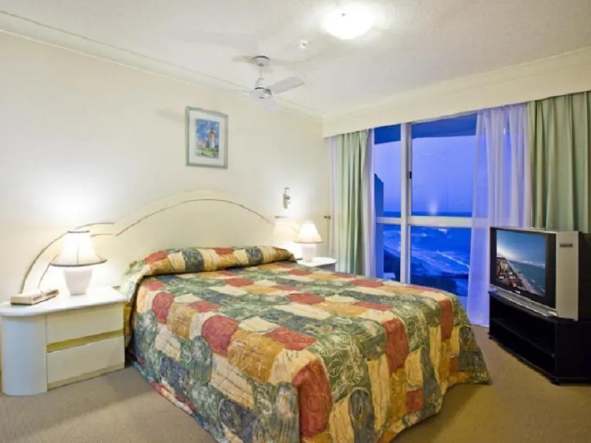 19Th Avenue On The Beach Gold Coast 4*,